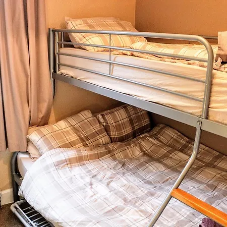 3 Bedroom Central House Sleeps 7 Διαμέρισμα