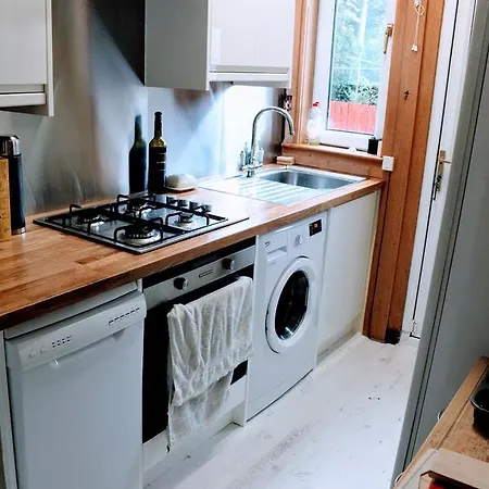 3 Bedroom Central House Sleeps 7