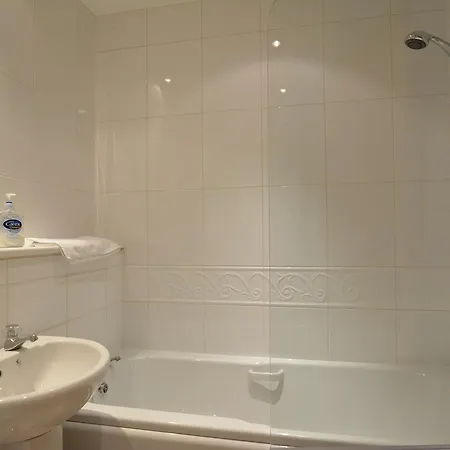 Apartamento Holyrood Park - Carparking Included!