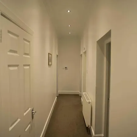 Fountain Court - Royal Garden 公寓式酒店