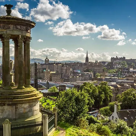 1 Bedroom Murrayfield Sleeps 3