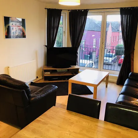 Spacious 2 Bed With Free Parking * 爱丁堡