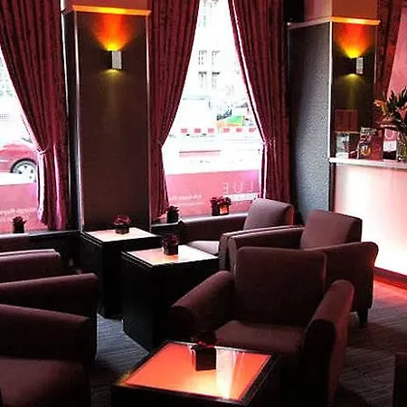 Fountain Court - Royal Garden