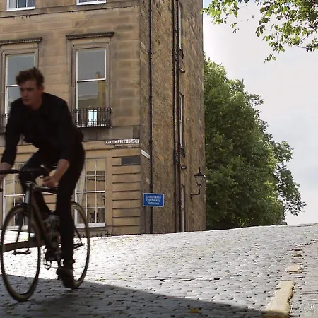 Nira Caledonia מלון 4*