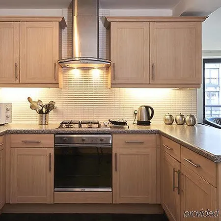 Fountain Court - Eq2 4*