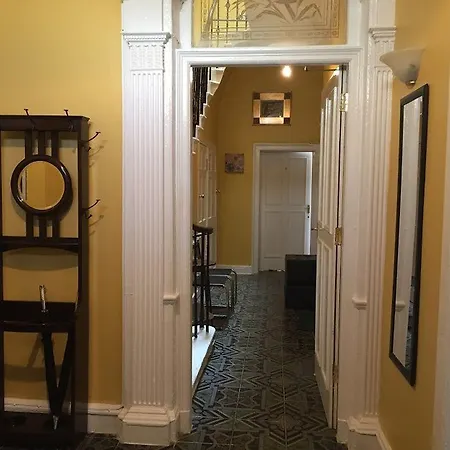 16 Pilrig Bed & Breakfast
