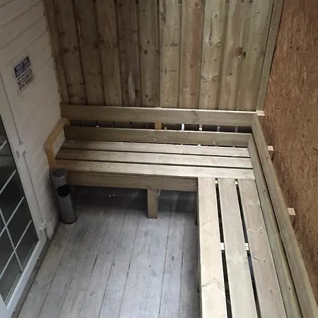 Bobby's Bunkhouse Albergue