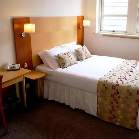 Holyrood Apart-hotel