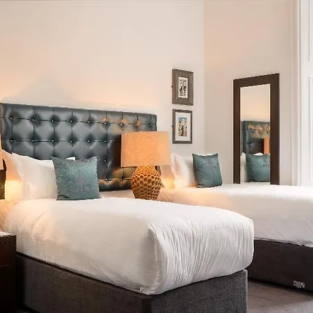 Black Ivy Hotel