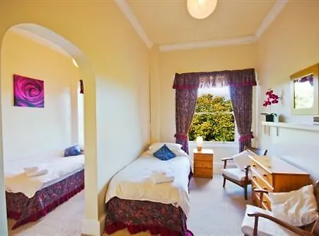 Guest house Halcyon House 3*