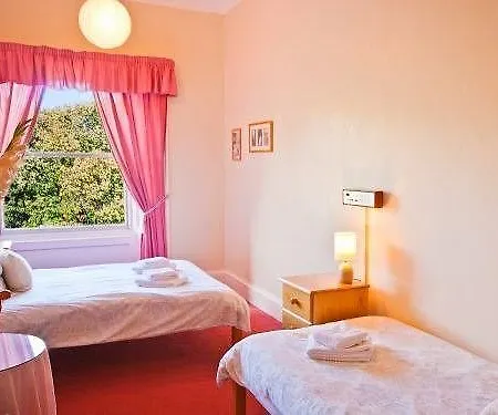 Guest house Halcyon House 3*