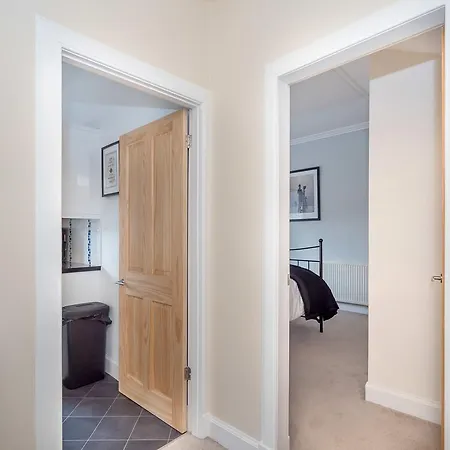 Castle Terrace Apartment شقة *