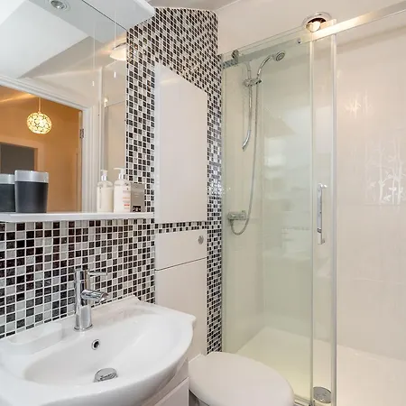 شقة Castle Terrace Apartment
