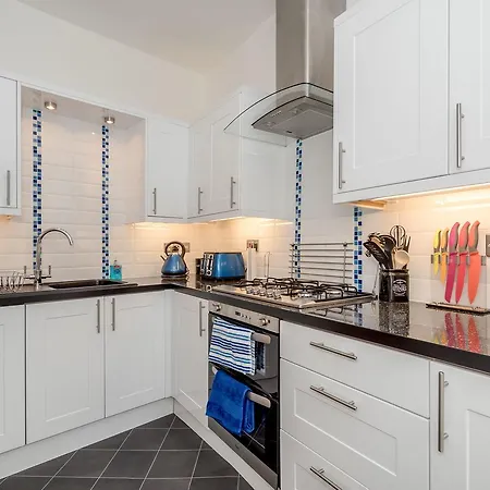 Castle Terrace Apartment *