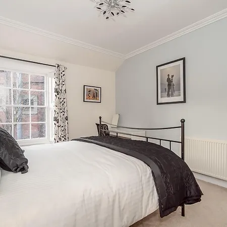 شقة Castle Terrace Apartment