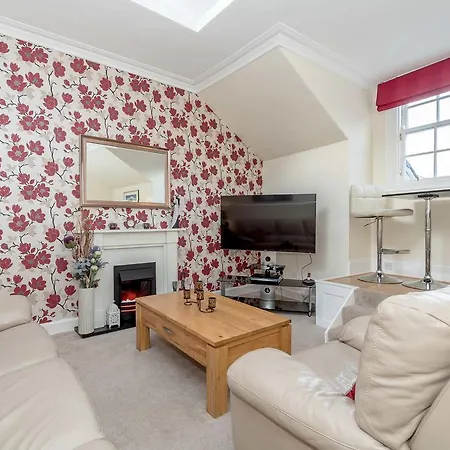 Castle Terrace Apartment *