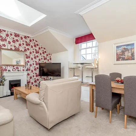 شقة Castle Terrace Apartment *