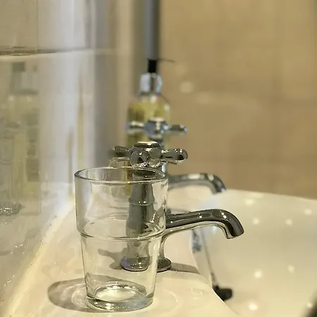 Georgian Flat In New Town Sleeps 6 Apartment *