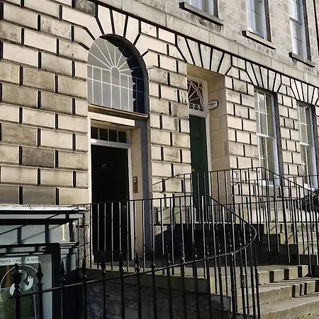 Georgian Flat In New Town Sleeps 6 *
