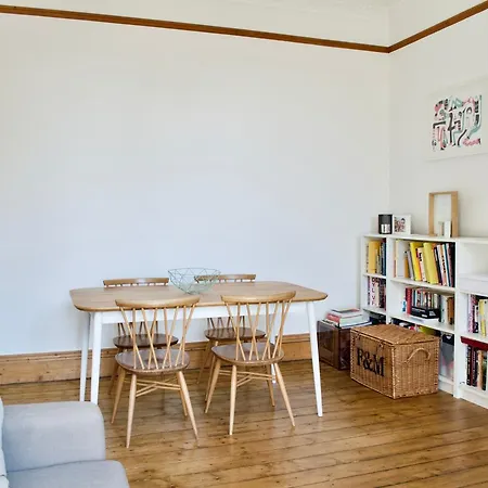 1 Bedroom Flat In