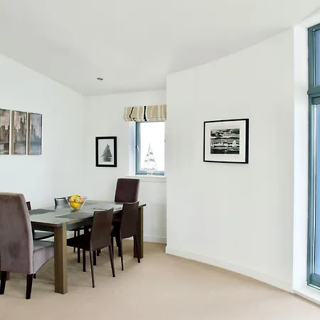 3 Bedroom Flat With 2 Balconies Appartement *
