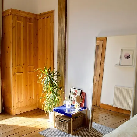1 Bedroom Flat In