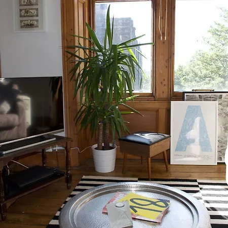 1 Bedroom Flat In * Edinburgh