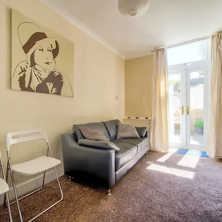 Appartement Central W/courtyard By Guestready