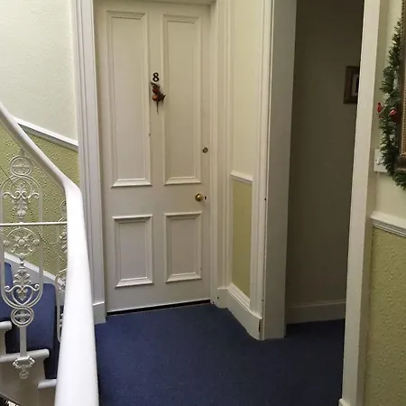 Апартаменты The Thistle House *