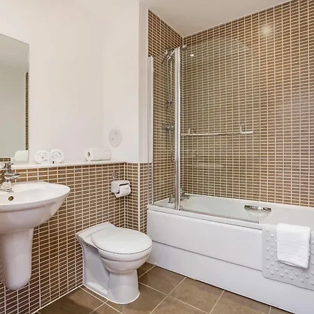 Hot-el-apartments Waterfront Apart Otel Edinburgh