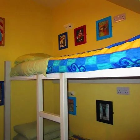 Castle Rock - Adults Only * Edinburg