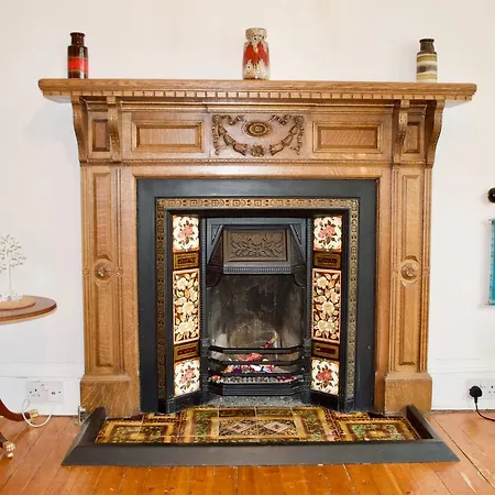 2 Bedroom Flat In Bruntsfield Apartment *