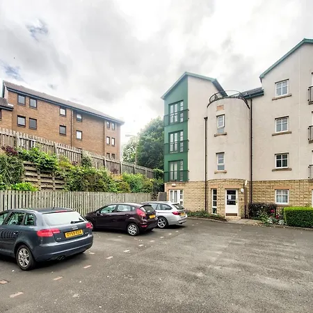 Spacious Next Water Of Leith
