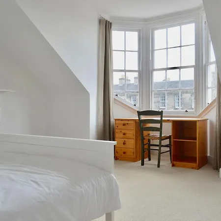 5 Bedroom Flat In City Centre * Edinburgh