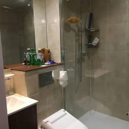 4 Bedroom Flat Near 