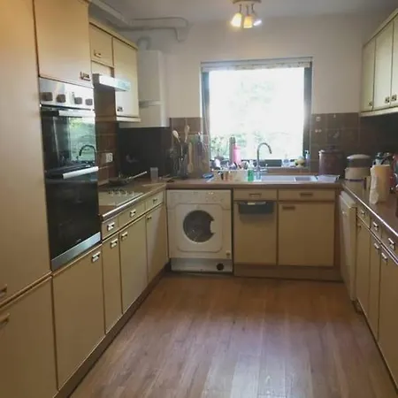 4 Bedroom Flat Near 