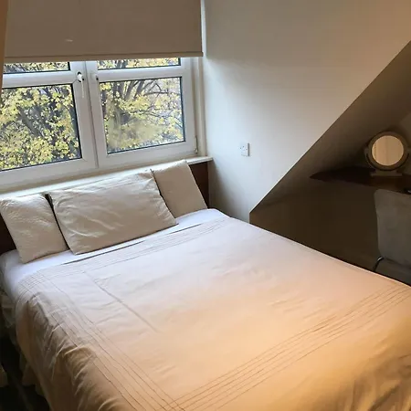 Allison House 16 Гостевой дом Эдинбург