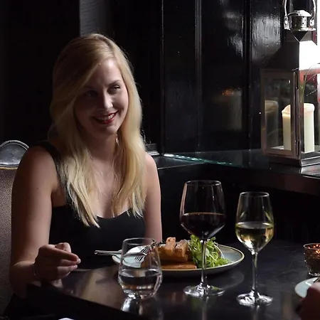 Nira Caledonia מלון 4*