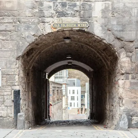Royal Mile *
