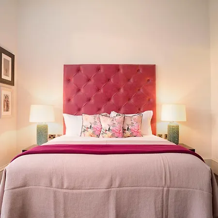 Hotel Black Ivy 4*