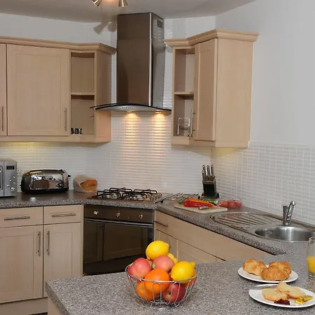 Fountain Court - Eq2 4*