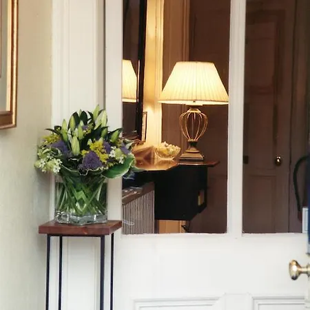 Kew House Konukevi Edinburgh