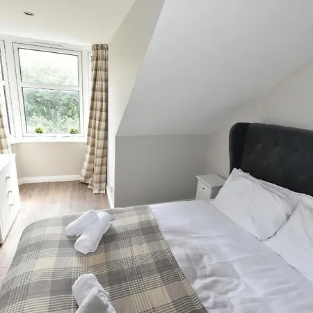 St Patrick Square Main Door * Edimburgo