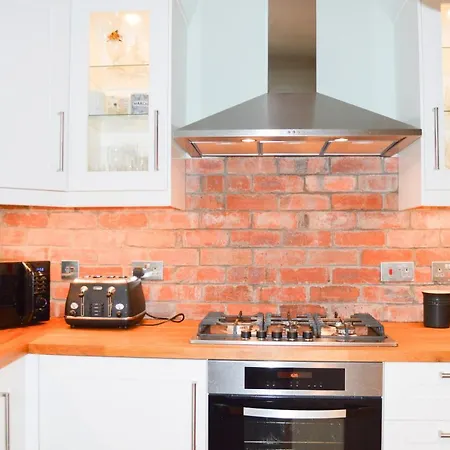 2 Bedroom In With Views Edinburgh
