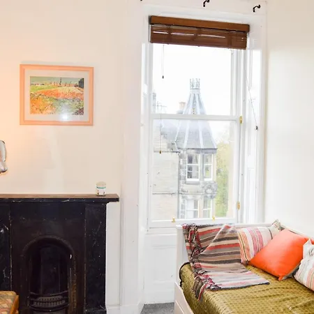 2 Bedroom In With Views * Edinburgh