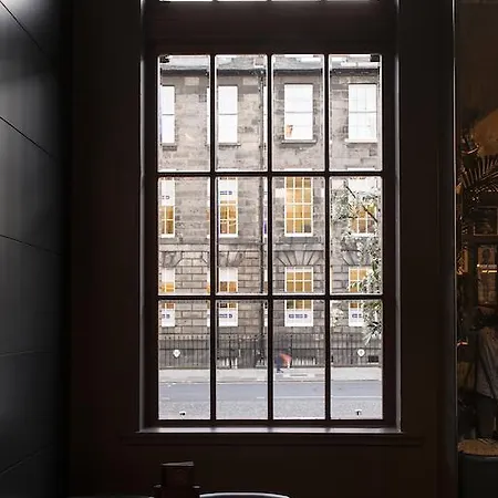 Angels Share 4* Edinburgh