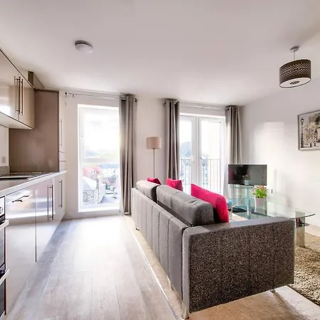 Modern City View Apt By Guestready *