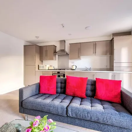 Modern City View Apt By Guestready *