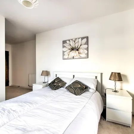 Modern City View Apt By Guestready * Edinburgh