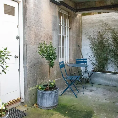 Apartment 2 Bedroom In Stockbridge *